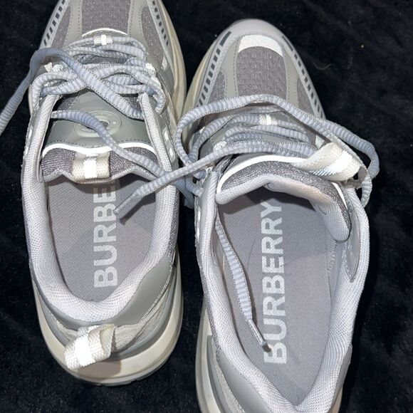 Authentic Burberry Women's Grey Sneakers - Picture 7 of 7